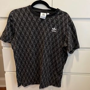 Mens Adidas retro style tshirt